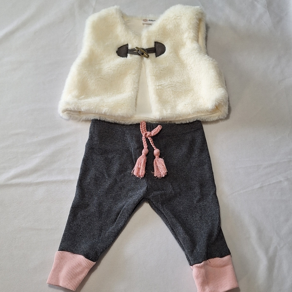 Daisy Fuentes Cream and Gray Kids Matching Set